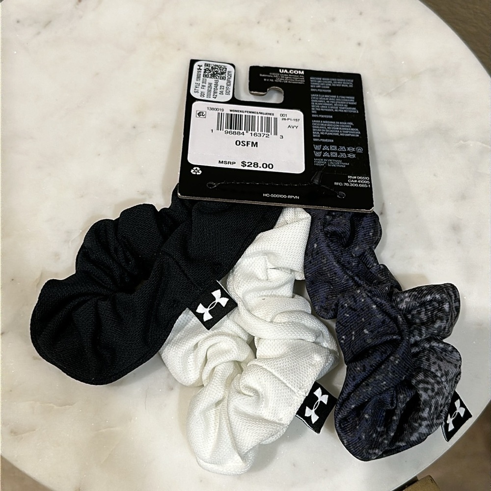 NWT Under Armour 3 pack Scrunchies - Picture 3 of 4